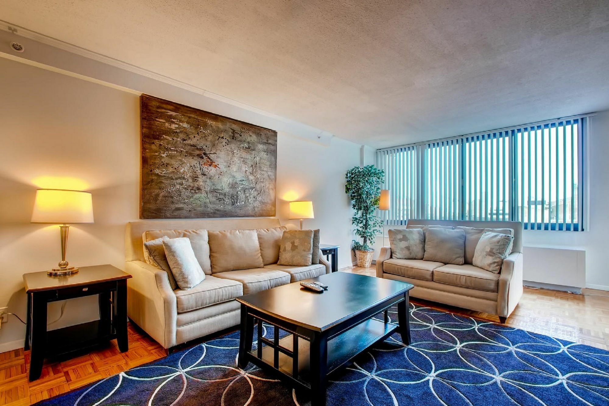 Global Luxury Suites At The Commonwealth 보스톤 외부 사진